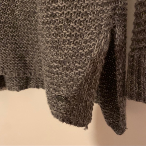 American Eagle Sweater - Picture 2 of 4